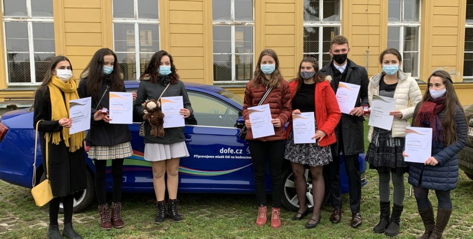 DOFE přijelo až na zahradu gymnázia